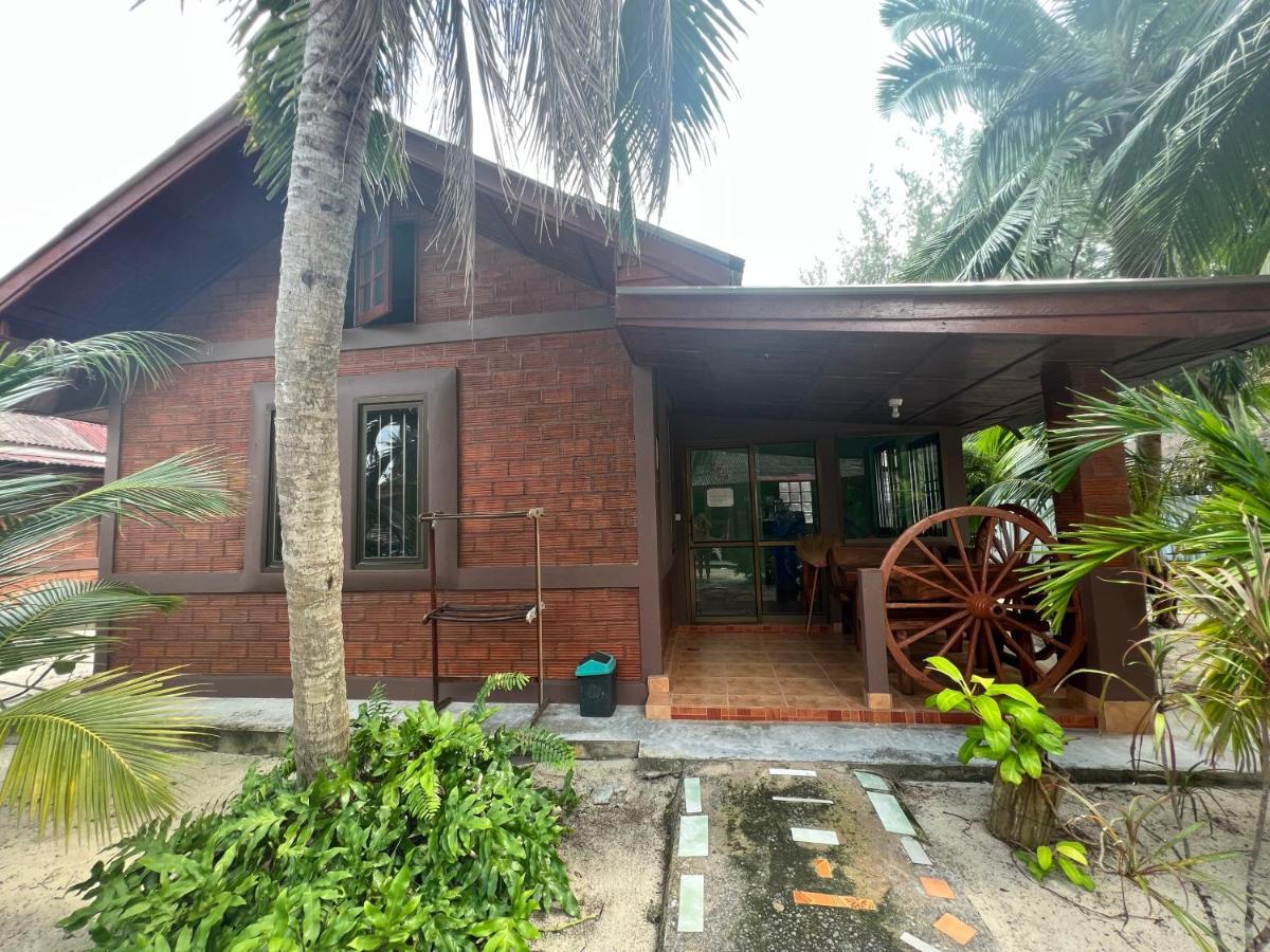 Sawai Home Resort Nathon Esterno foto